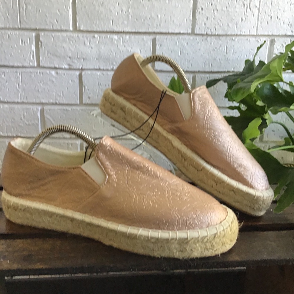 Mukluks Rose Gold Metallic Slip On Espadrille New